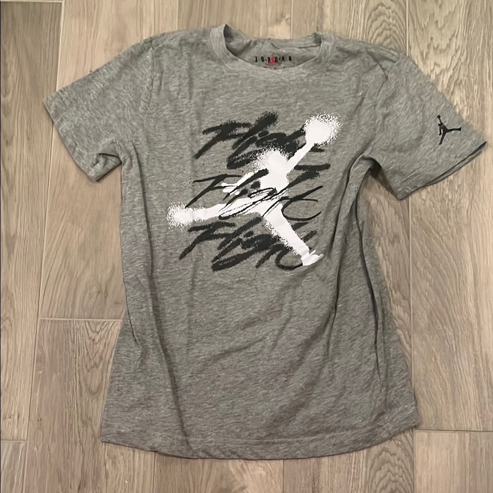 Jordan Boys Gray and Black Short Sleeve T-Shirt Size: M